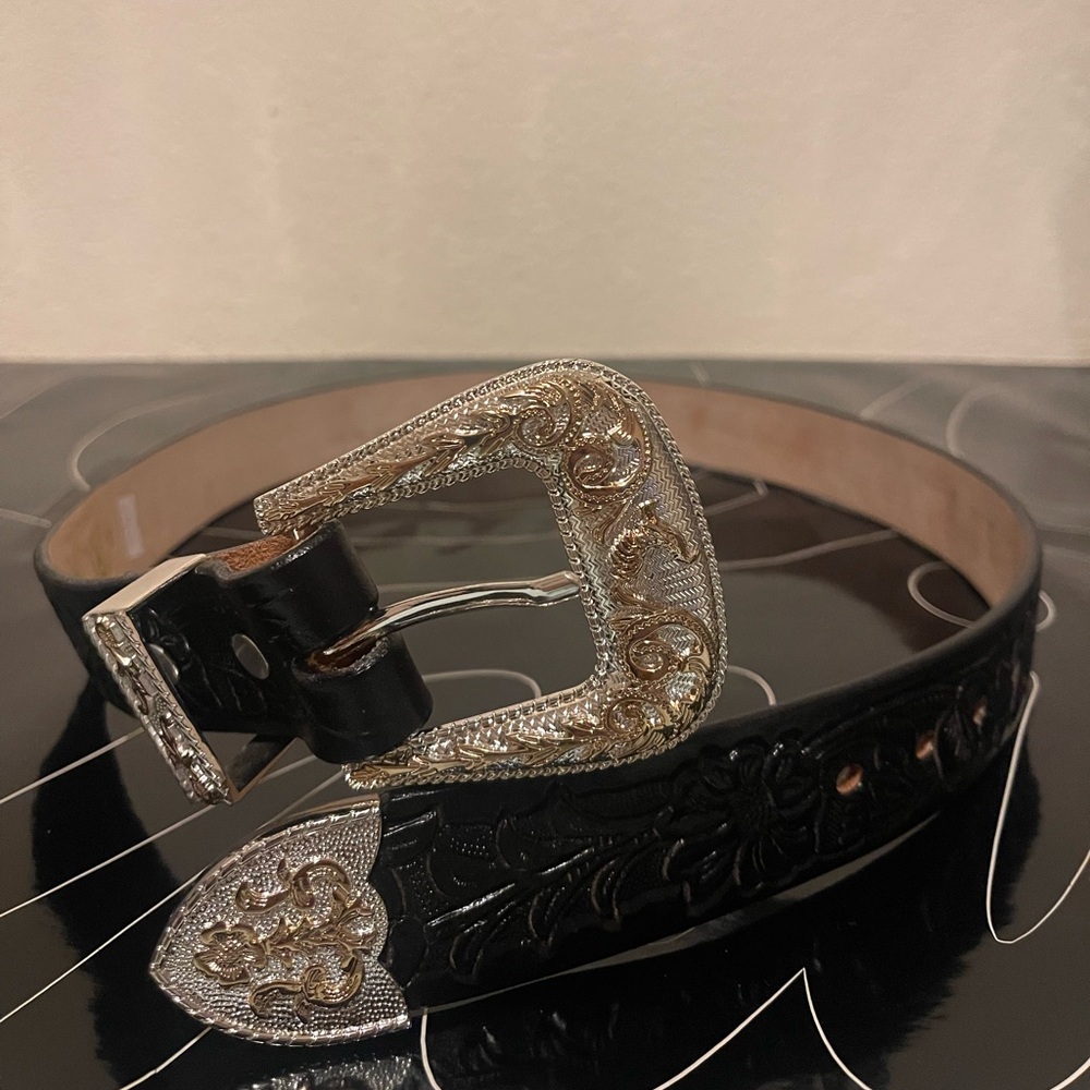 Elegant Black and Silver Women's Belt